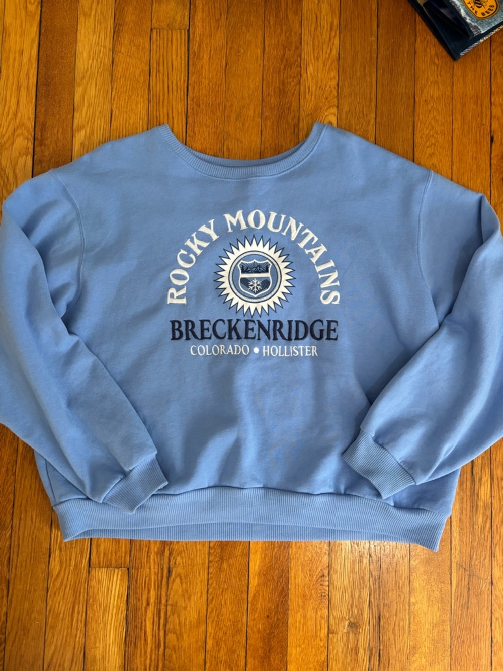 Hollister Rocky Mountains Crewneck
